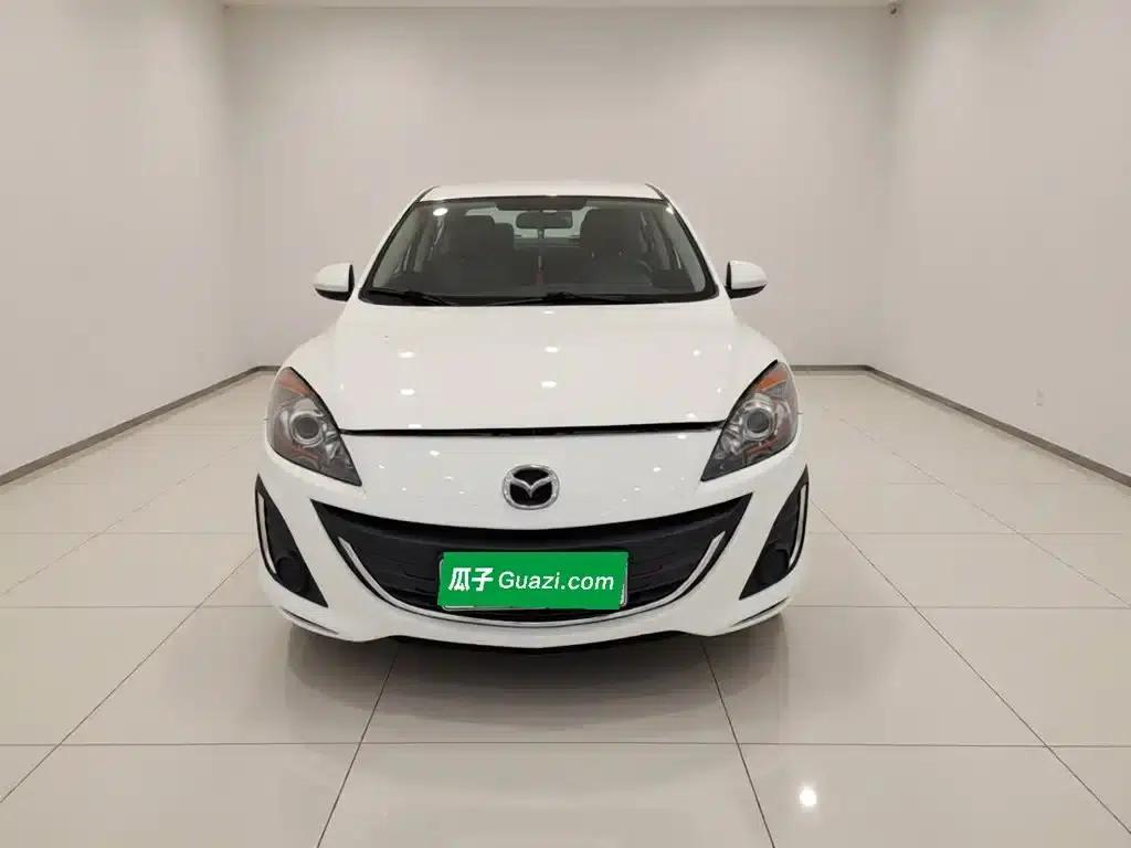 Mazda 3 Axela 2015 Sedan 1.6L Manual Comfort — миниатюра 24