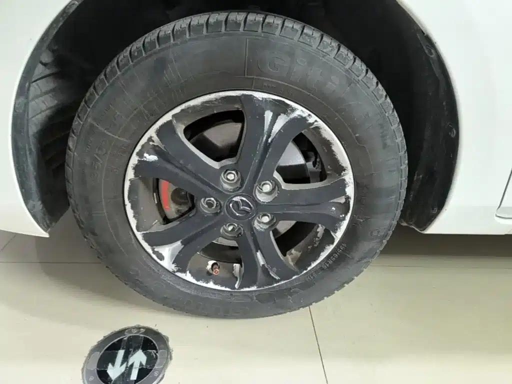 Mazda 3 Axela 2015 Sedan 1.6L Automatic Comfort Model — миниатюра 23