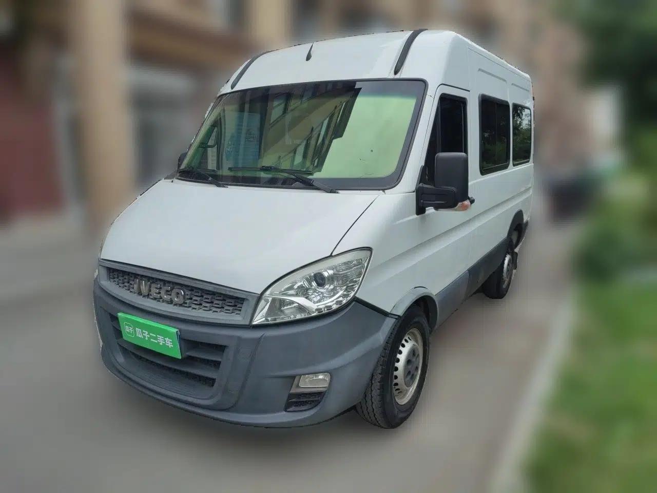 Iveco Power Daily 2017 2.5T Classic A32 Mid-Roof 6-7 Seater Bus 47Z5 — миниатюра 1
