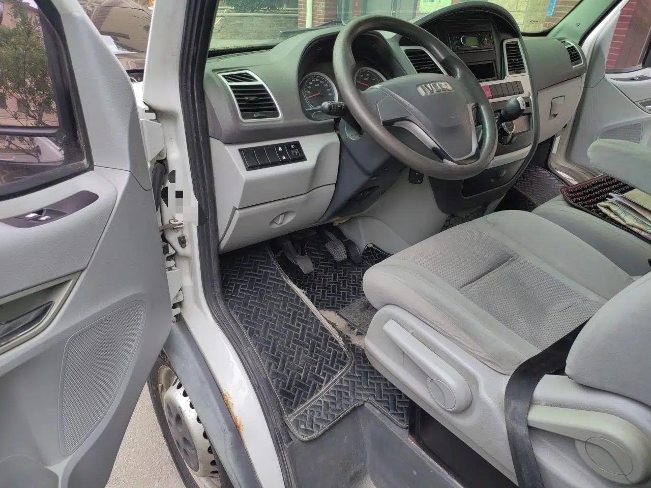 Iveco Power Daily 2017 2.5T Classic A32 Mid-Roof 6-7 Seater Bus 47Z5 — миниатюра 16