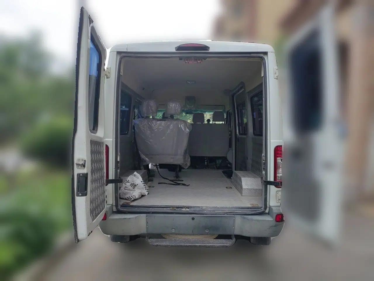 Iveco Power Daily 2017 2.5T Classic A32 Mid-Roof 6-7 Seater Bus 47Z5 — миниатюра 19