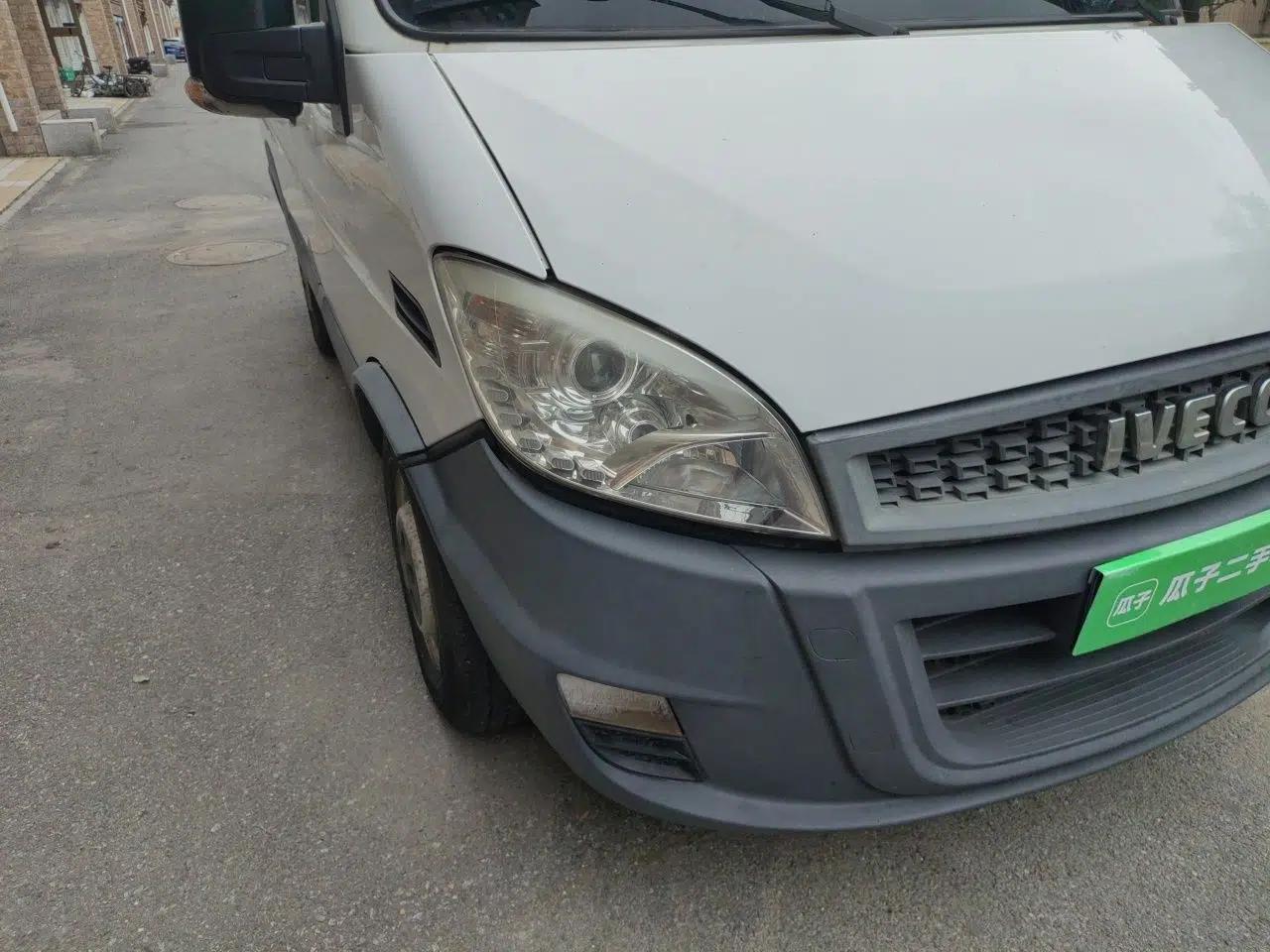 Iveco Power Daily 2017 2.5T Classic A32 Mid-Roof 6-7 Seater Bus 47Z5 — миниатюра 7