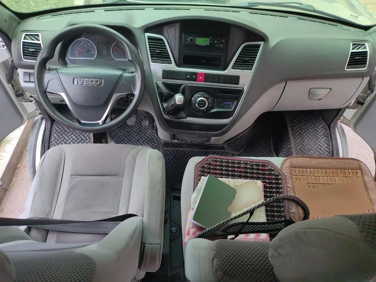 Iveco Power Daily 2017 2.5T Classic A32 Mid-Roof 6-7 Seater Bus 47Z5 — миниатюра 9