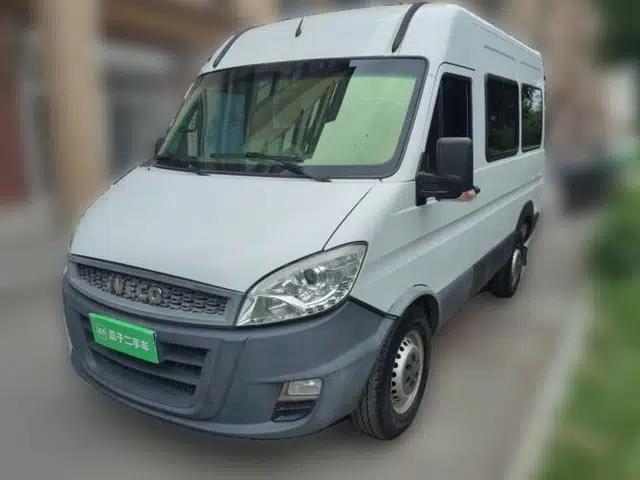 Iveco Power Daily 2017 2.5T Classic A32 Mid-Roof 6-7 Seater Bus 47Z5