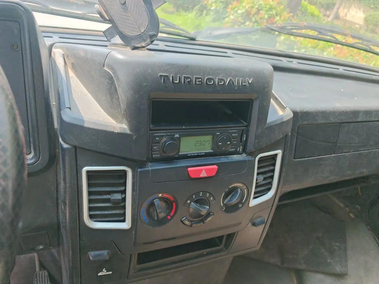 Iveco Daily 2017 2.5T A35 Low-Roof 5-7 Seater Passenger Van 47Z5 — миниатюра 13