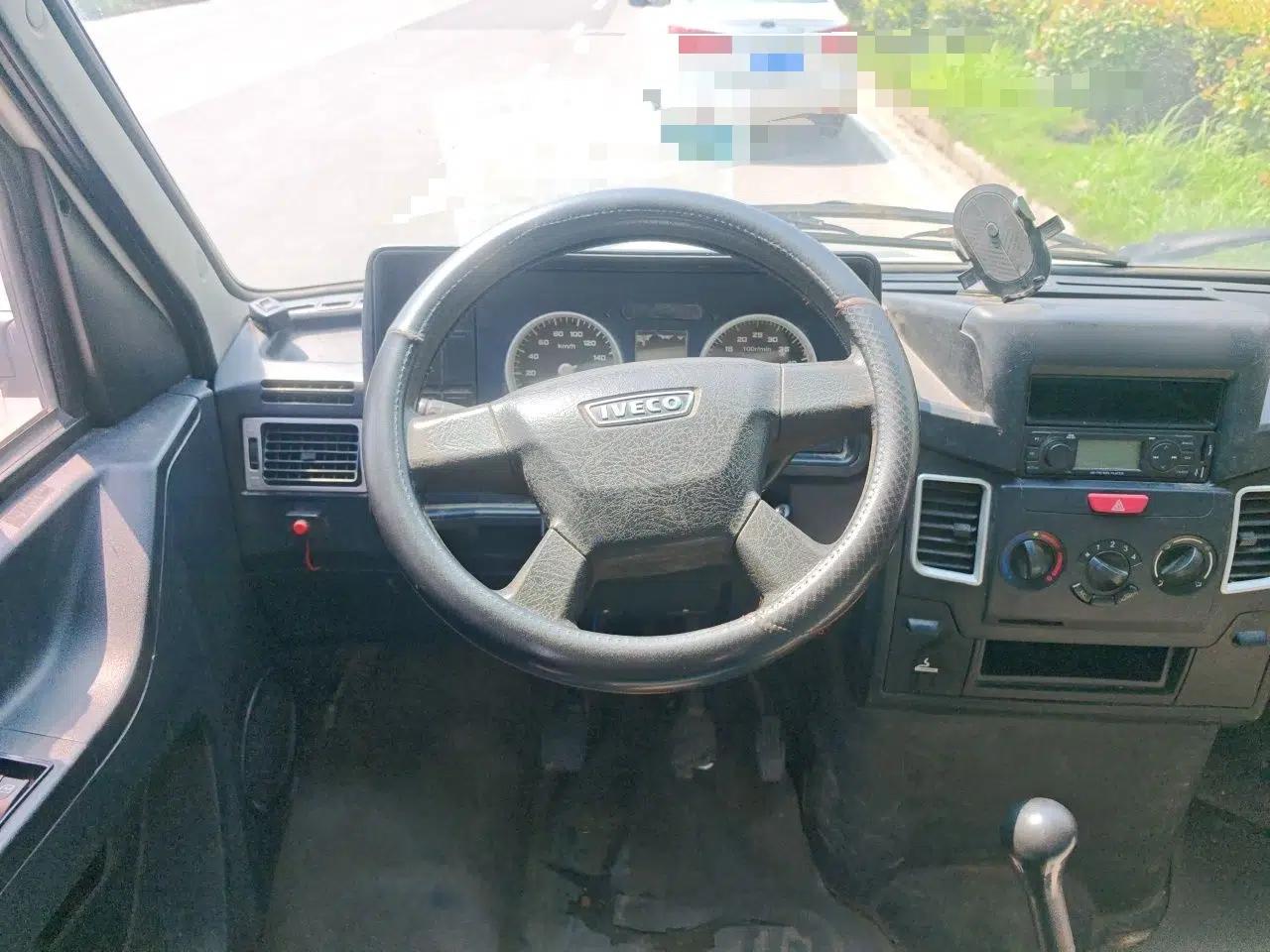 Iveco Daily 2017 2.5T A35 Low-Roof 5-7 Seater Passenger Van 47Z5 — миниатюра 10