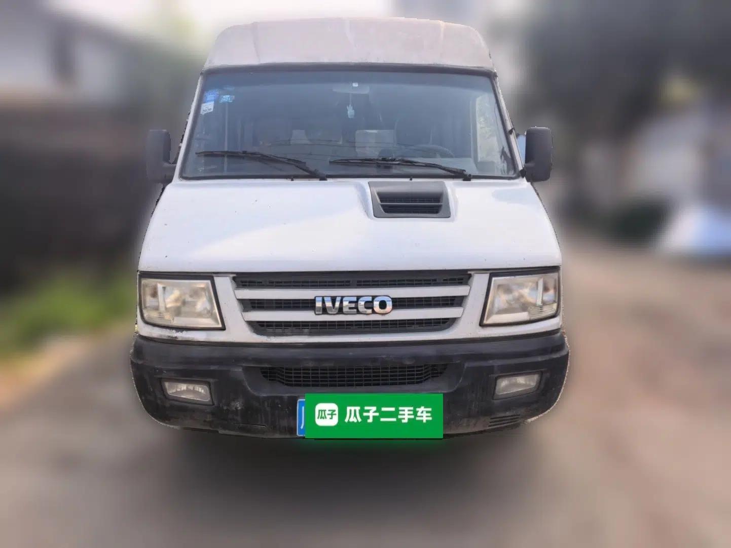 Iveco Daily 2012 Iveco 2.8 manual diesel (7-seater) — миниатюра 2