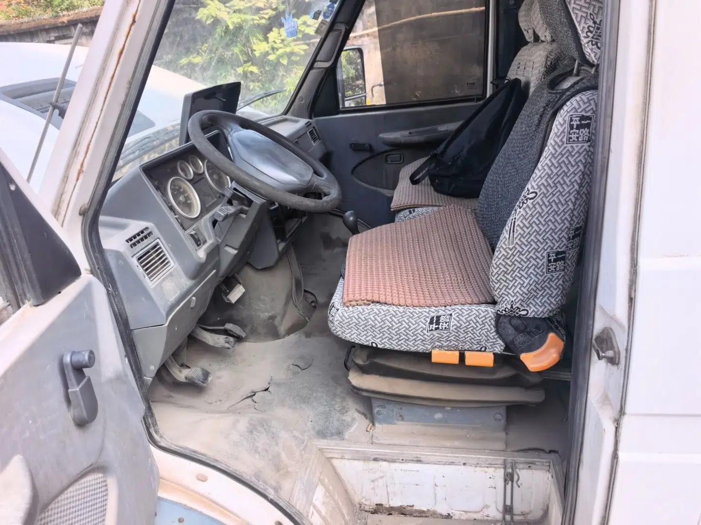 Iveco Daily 2012 Iveco 2.8 manual diesel (7-seater) — миниатюра 16