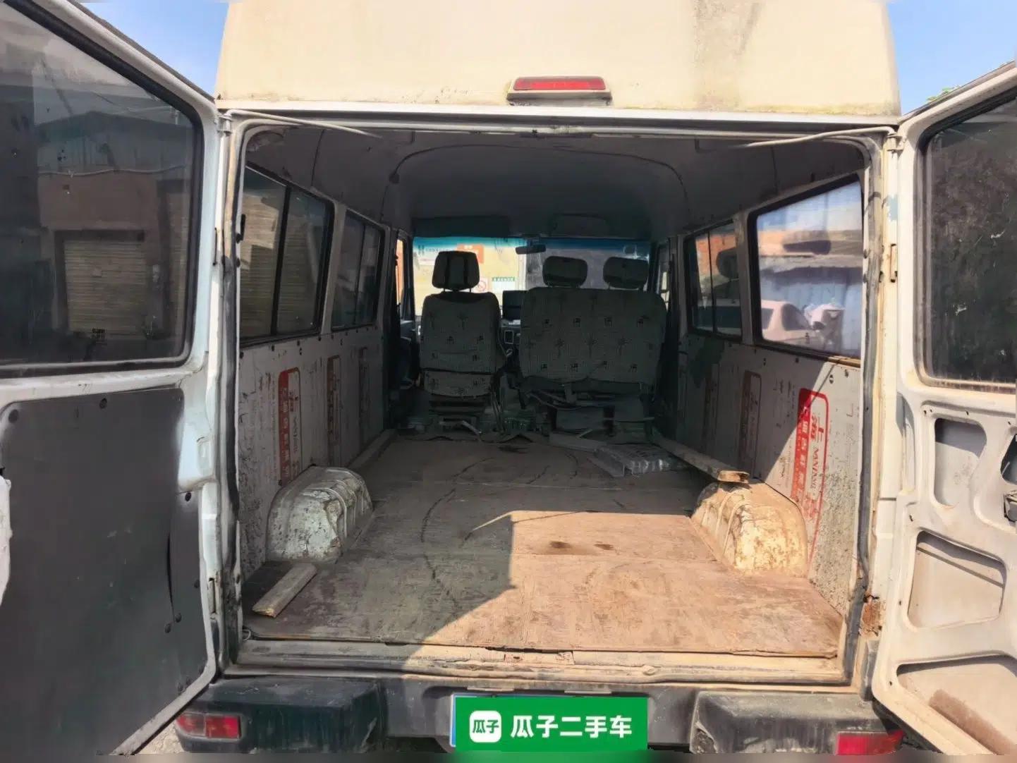 Iveco Daily 2012 Iveco 2.8 manual diesel (7-seater) — миниатюра 19