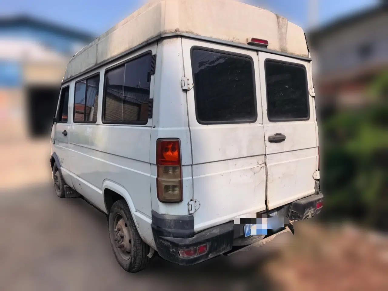 Iveco Daily 2012 Iveco 2.8 manual diesel (7-seater) — миниатюра 4