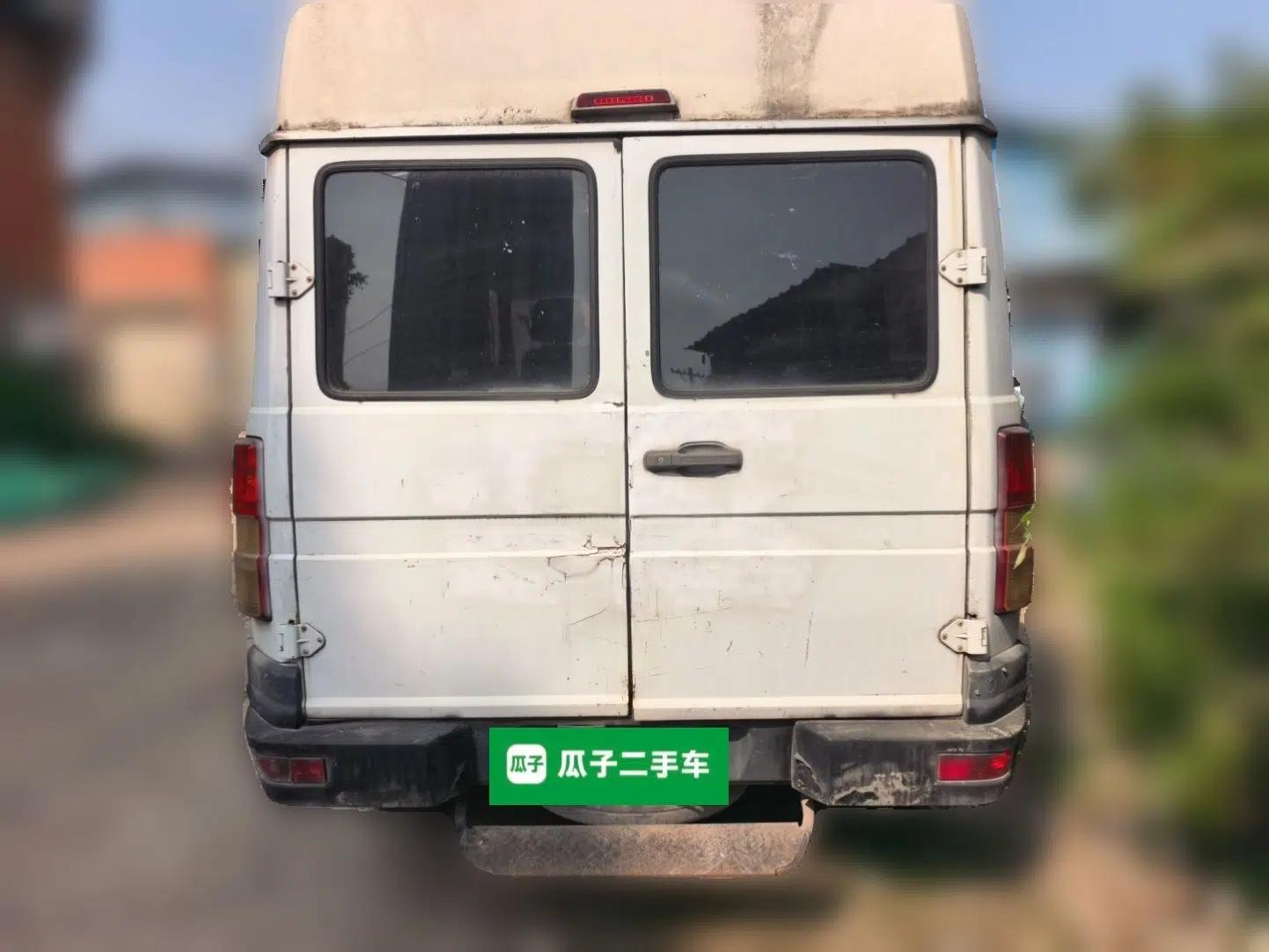 Iveco Daily 2012 Iveco 2.8 manual diesel (7-seater) — миниатюра 5
