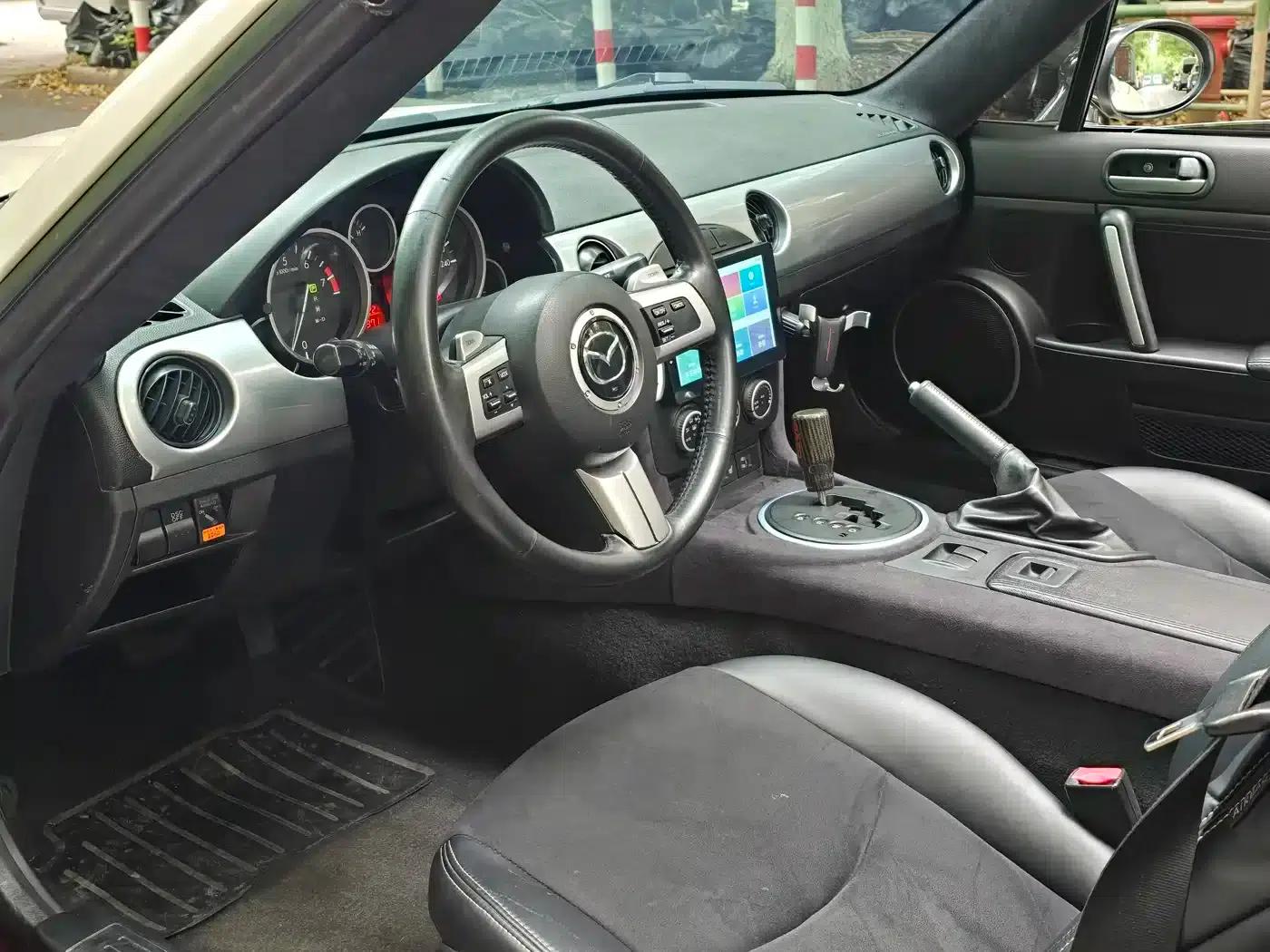 Mazda MX-5 2009 2.0 — миниатюра 7