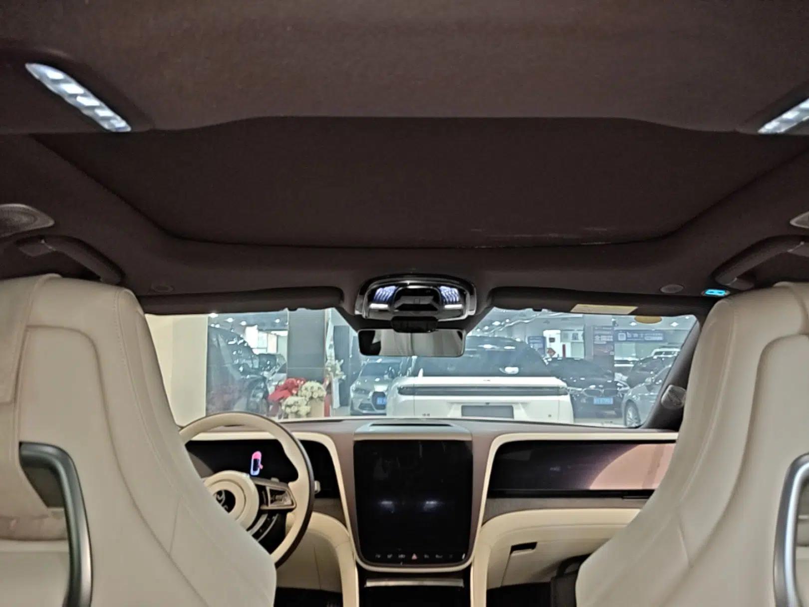 Yangwang U7 2025 PHEV Five-Seat Luxury Edition — миниатюра 21