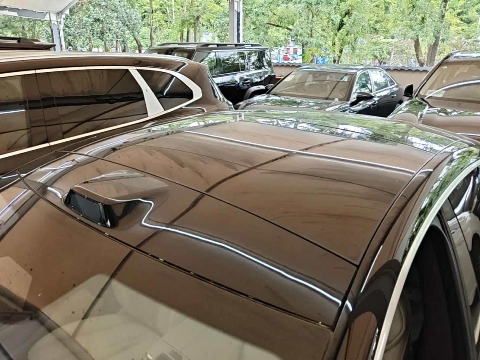 Yangwang U7 2025 PHEV Five-Seat Luxury Edition — миниатюра 7