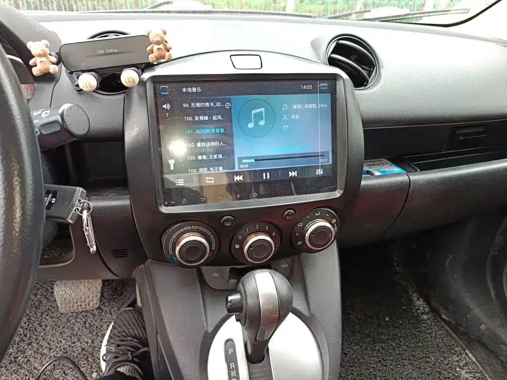 Mazda2 2012 Hatchback Dynamic 1.5L Automatic Value Edition — миниатюра 13