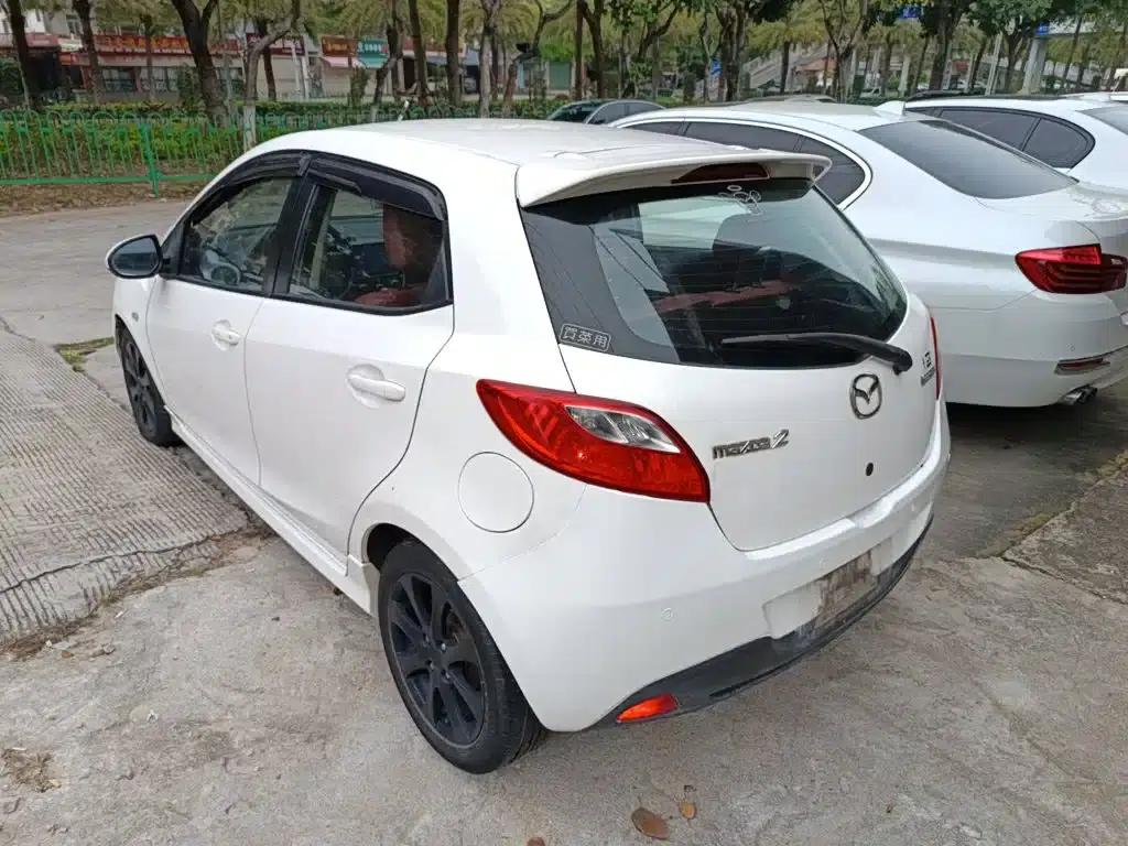Mazda2 2012 Hatchback Dynamic 1.5L Automatic Value Edition — миниатюра 5