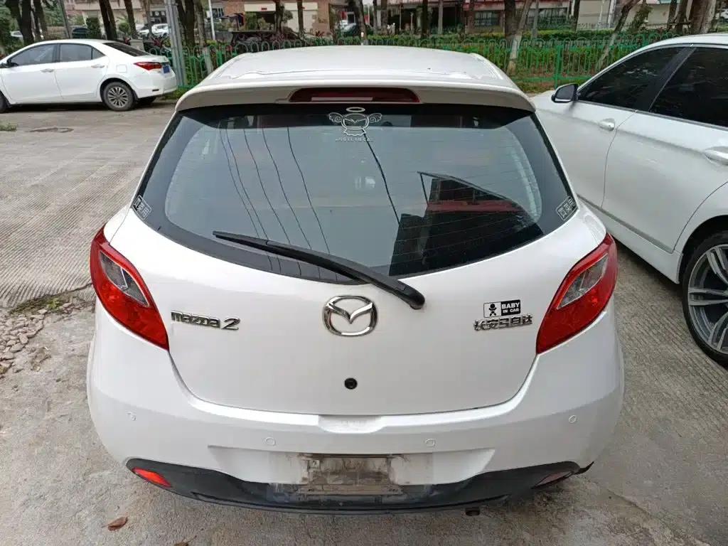 Mazda2 2012 Hatchback Dynamic 1.5L Automatic Value Edition — миниатюра 6