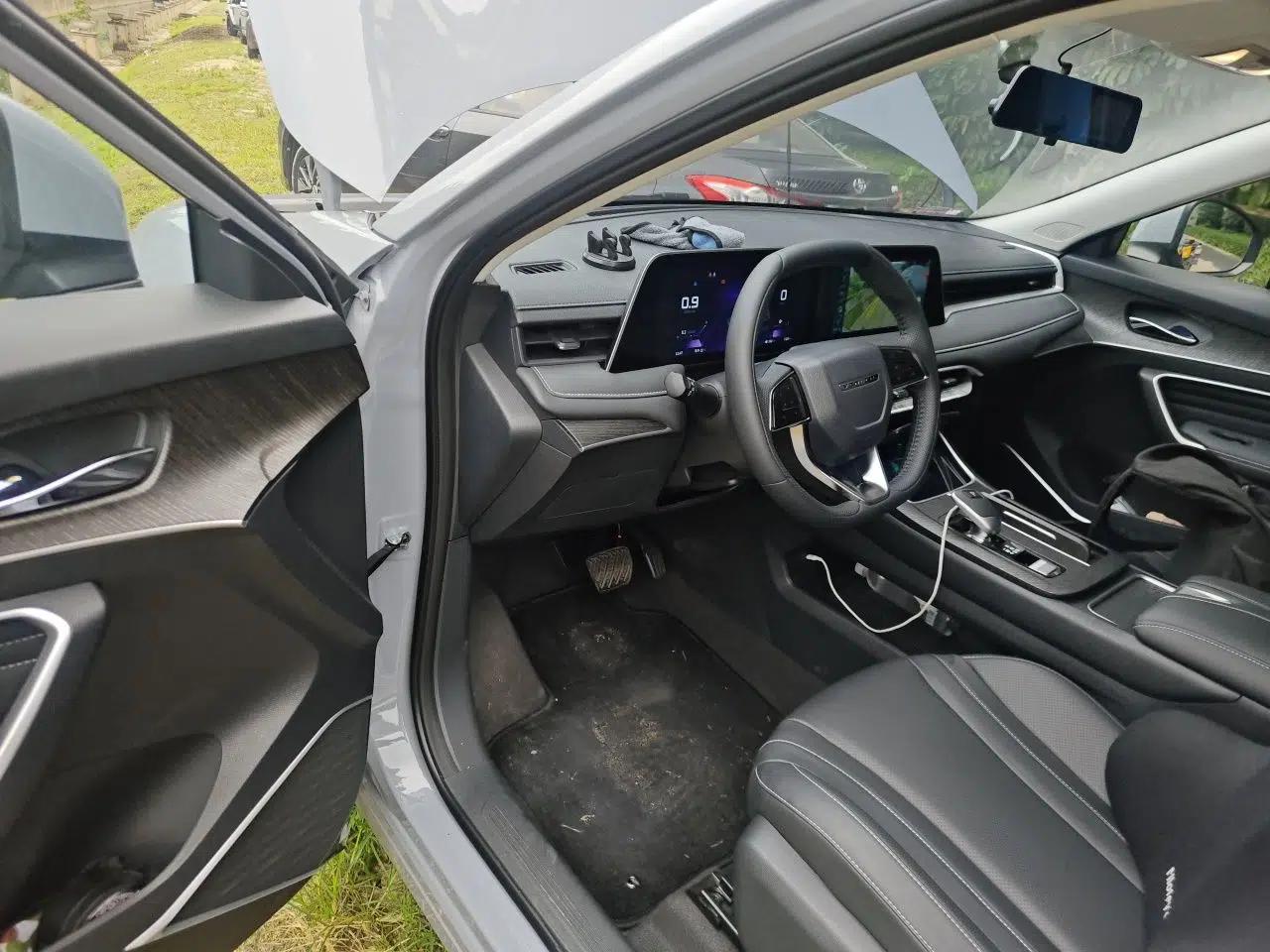 Venucia V 2026 Model 260T Idol Edition Pro — миниатюра 16