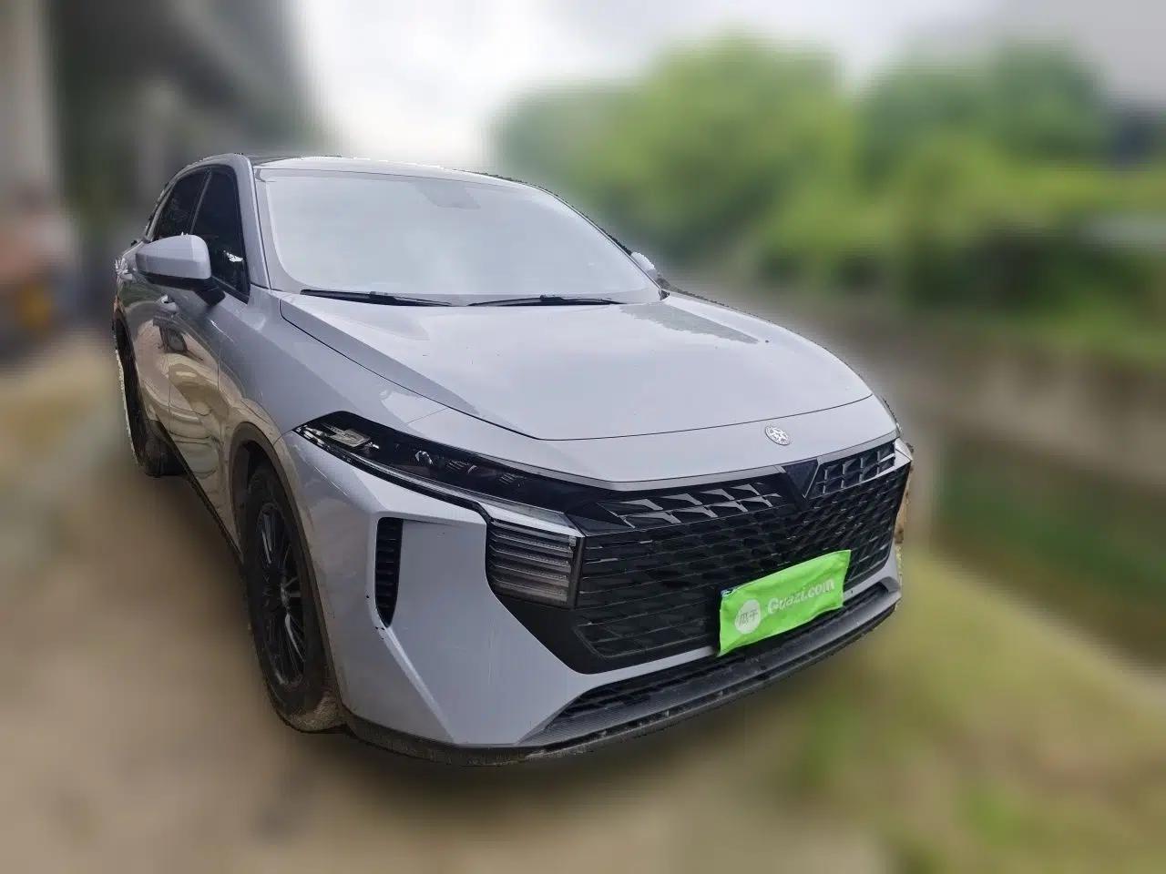 Venucia V 2026 Model 260T Idol Edition Pro — миниатюра 3