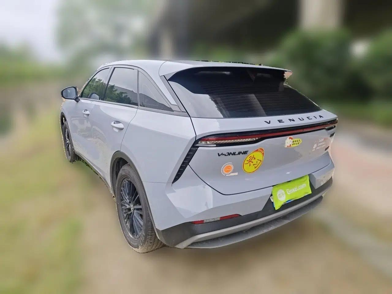 Venucia V 2026 Model 260T Idol Edition Pro — миниатюра 4
