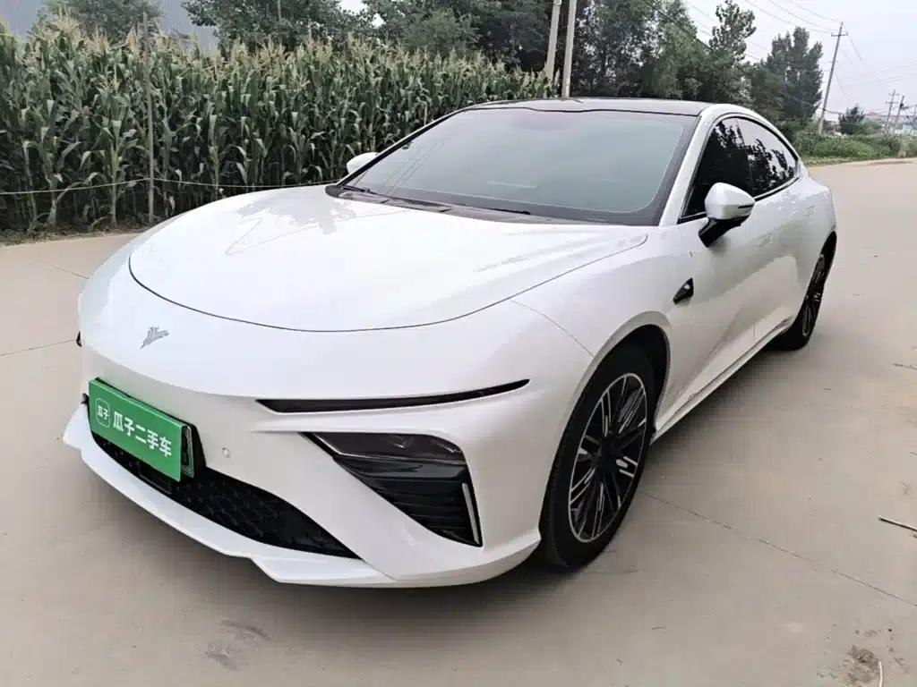 Nezha S 2024 Pure Electric 520km Rear-Wheel Drive Lite Edition — миниатюра 1