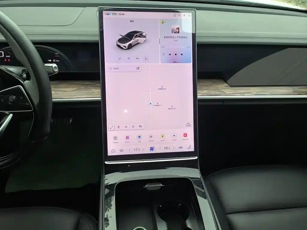 Nezha S 2024 Pure Electric 520km Rear-Wheel Drive Lite Edition — миниатюра 13