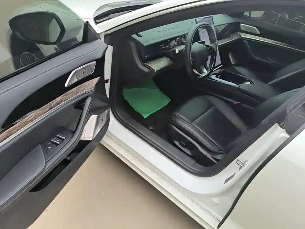 Nezha S 2024 Pure Electric 520km Rear-Wheel Drive Lite Edition — миниатюра 16