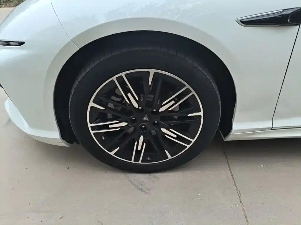 Nezha S 2024 Pure Electric 520km Rear-Wheel Drive Lite Edition — миниатюра 23