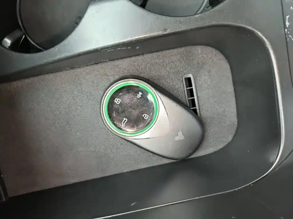 Nezha S 2024 Pure Electric 520km Rear-Wheel Drive Lite Edition — миниатюра 9