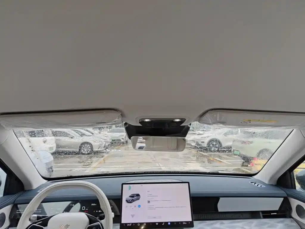 Nezha L 2024 Range Extended 310km Flash Charge Edition — миниатюра 18