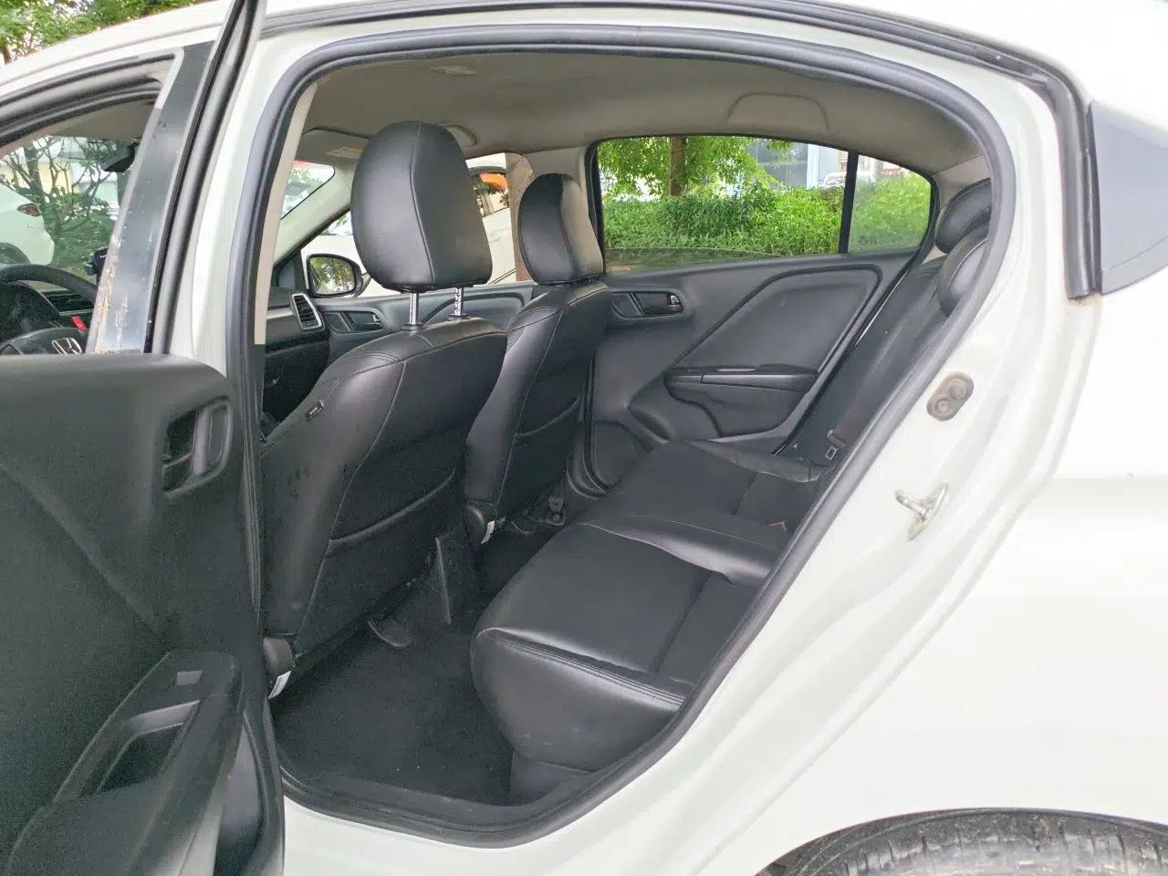 Honda Gienia 2017 1.5L CVT Classic Edition — миниатюра 17