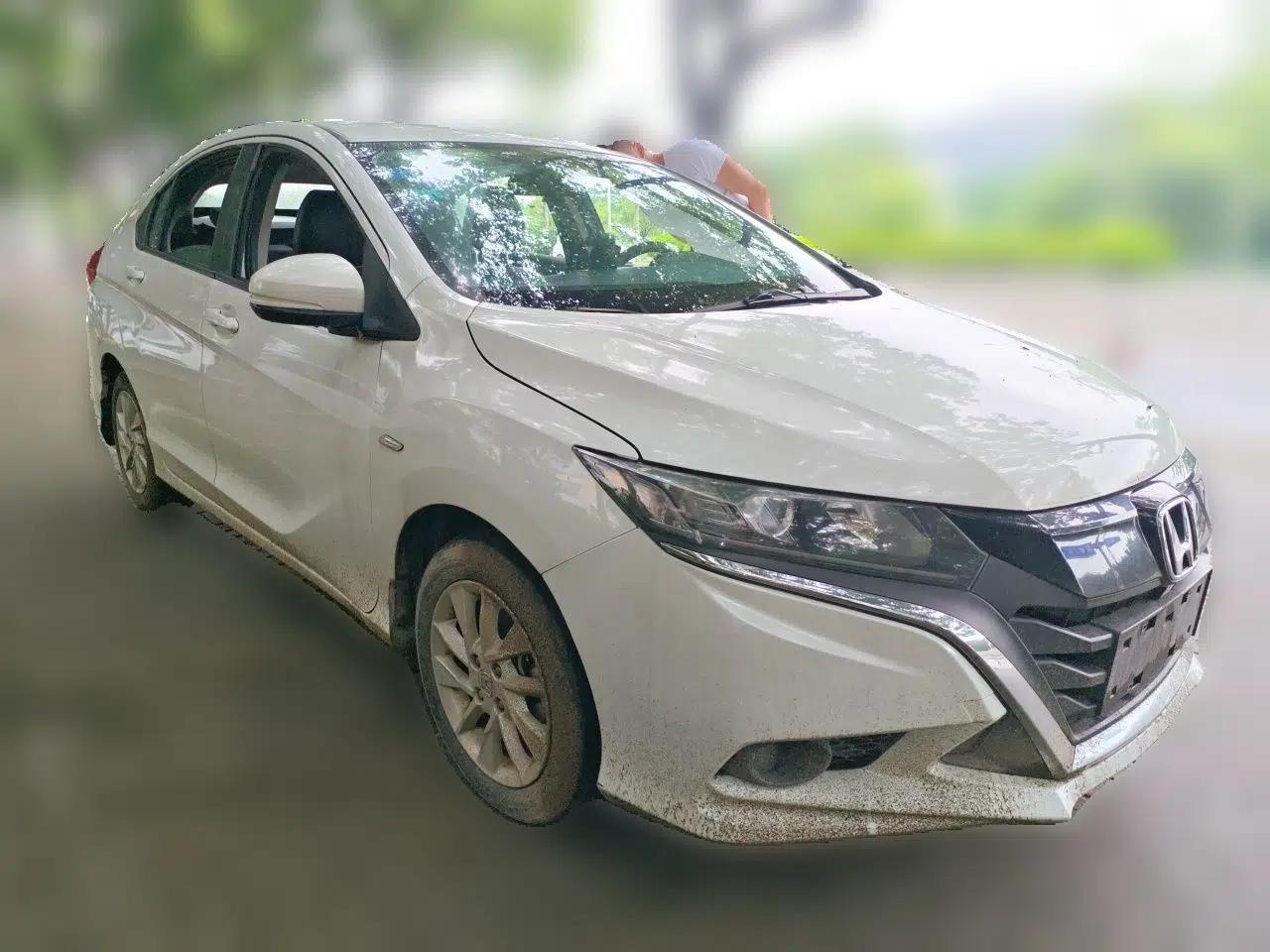 Honda Gienia 2017 1.5L CVT Classic Edition — миниатюра 3