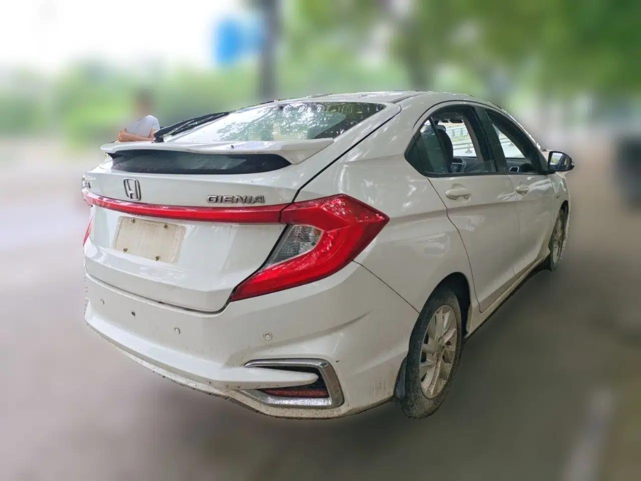 Honda Gienia 2017 1.5L CVT Classic Edition — миниатюра 6