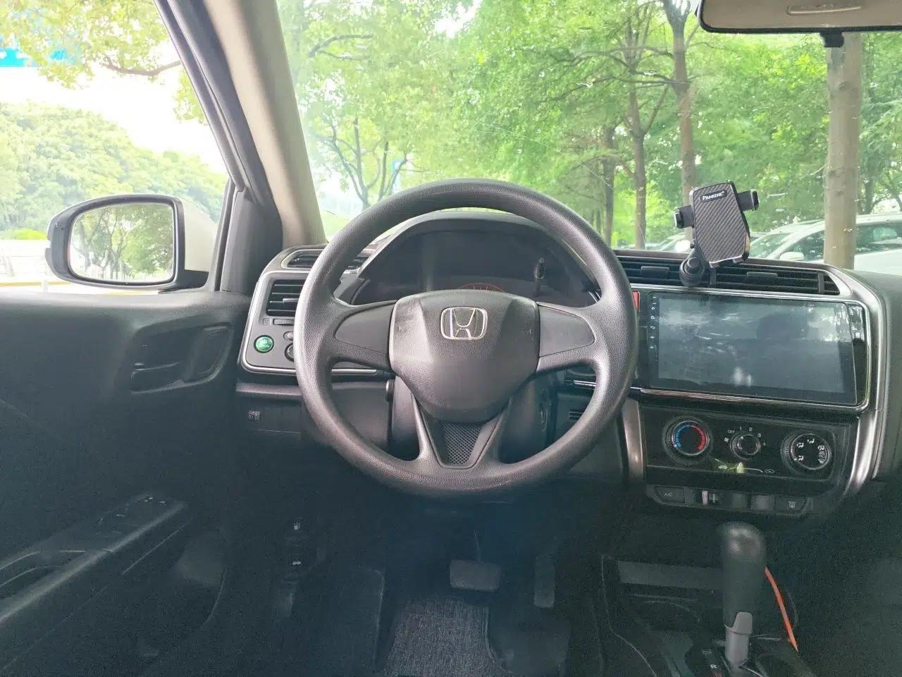 Honda Gienia 2017 1.5L CVT Classic Edition — миниатюра 10
