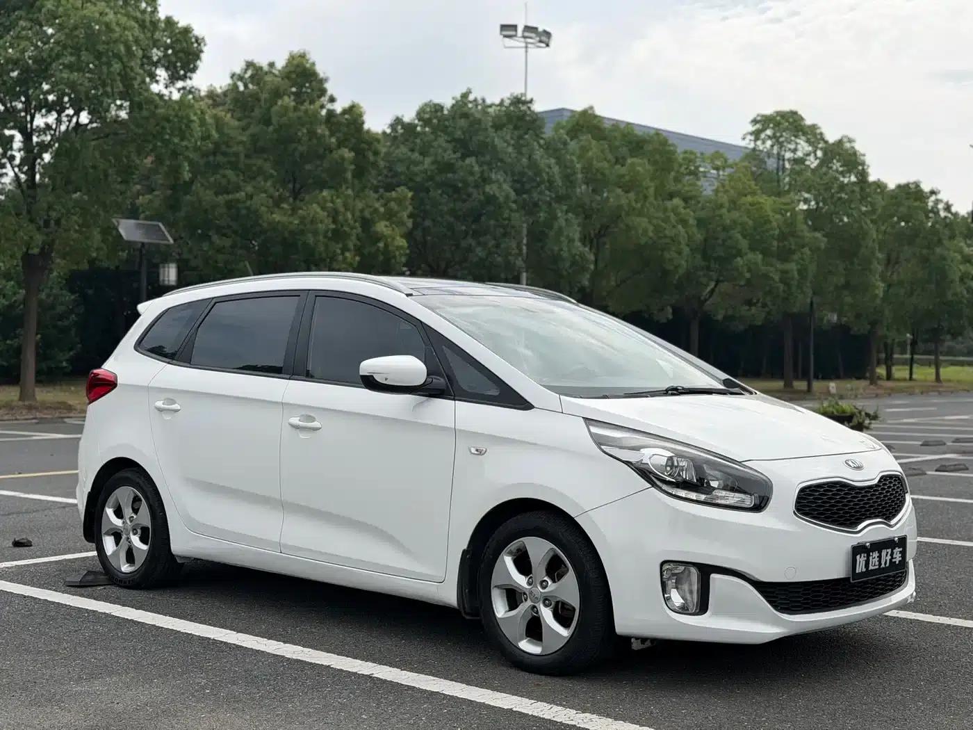 Carens 2013 2.0L 7-seater Automatic Standard Edition (National IV Emission Standard) — миниатюра 2