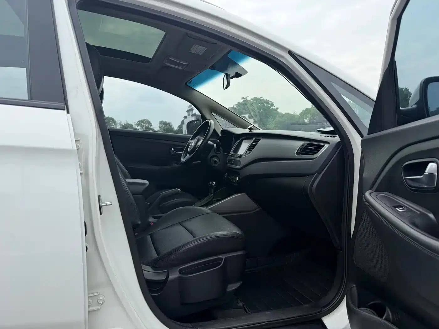 Carens 2013 2.0L 7-seater Automatic Standard Edition (National IV Emission Standard) — миниатюра 12