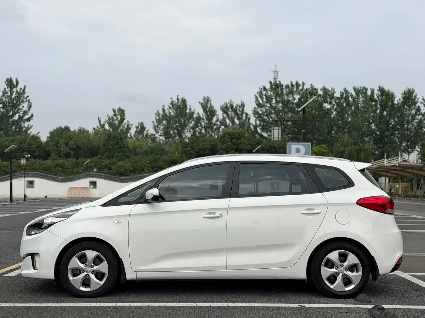 Carens 2013 2.0L 7-seater Automatic Standard Edition (National IV Emission Standard) — миниатюра 4