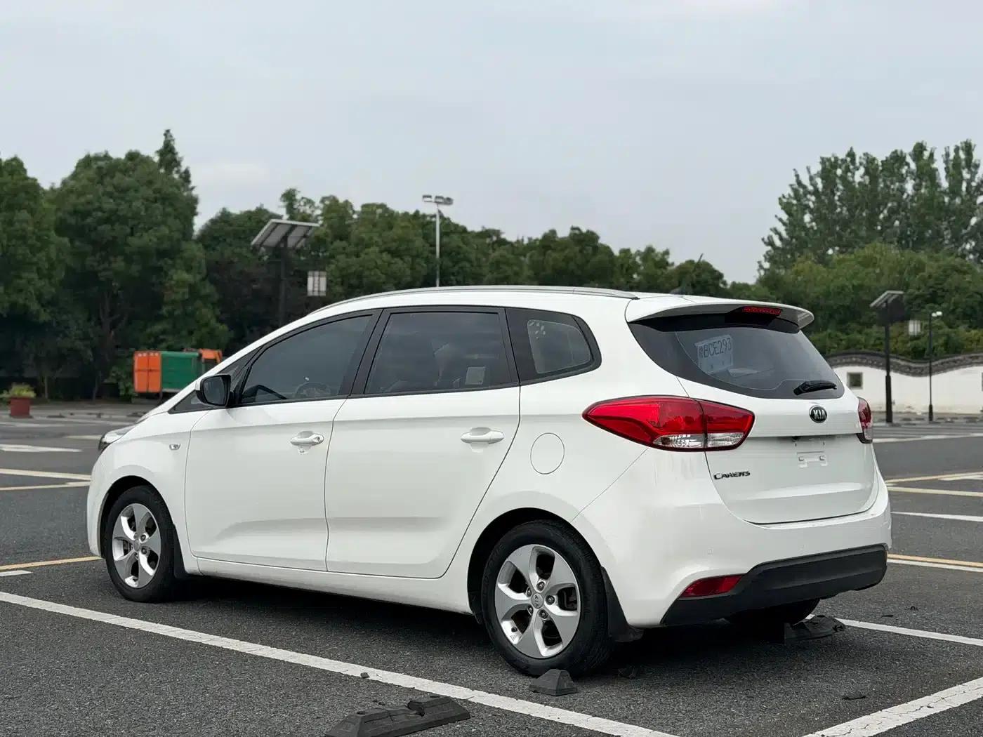 Carens 2013 2.0L 7-seater Automatic Standard Edition (National IV Emission Standard) — миниатюра 5