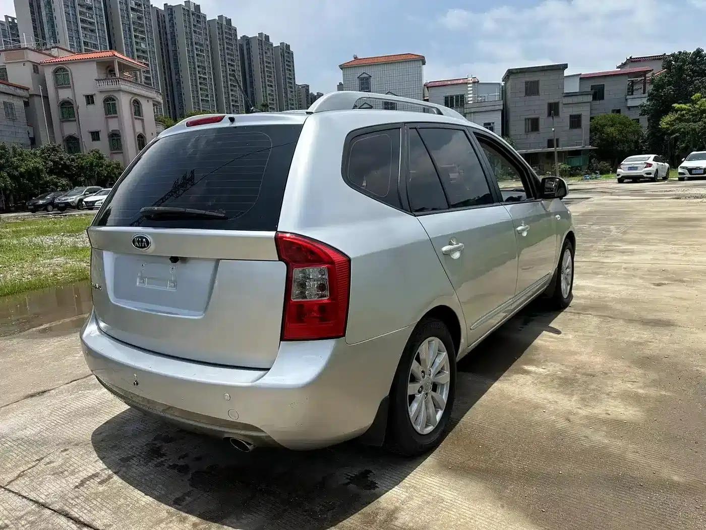 Carens 2011 2.0L 7-seater Automatic Standard Edition — миниатюра 12