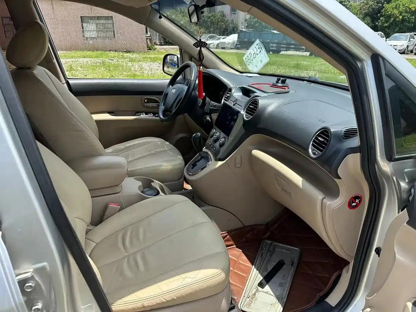 Carens 2011 2.0L 7-seater Automatic Standard Edition — миниатюра 5
