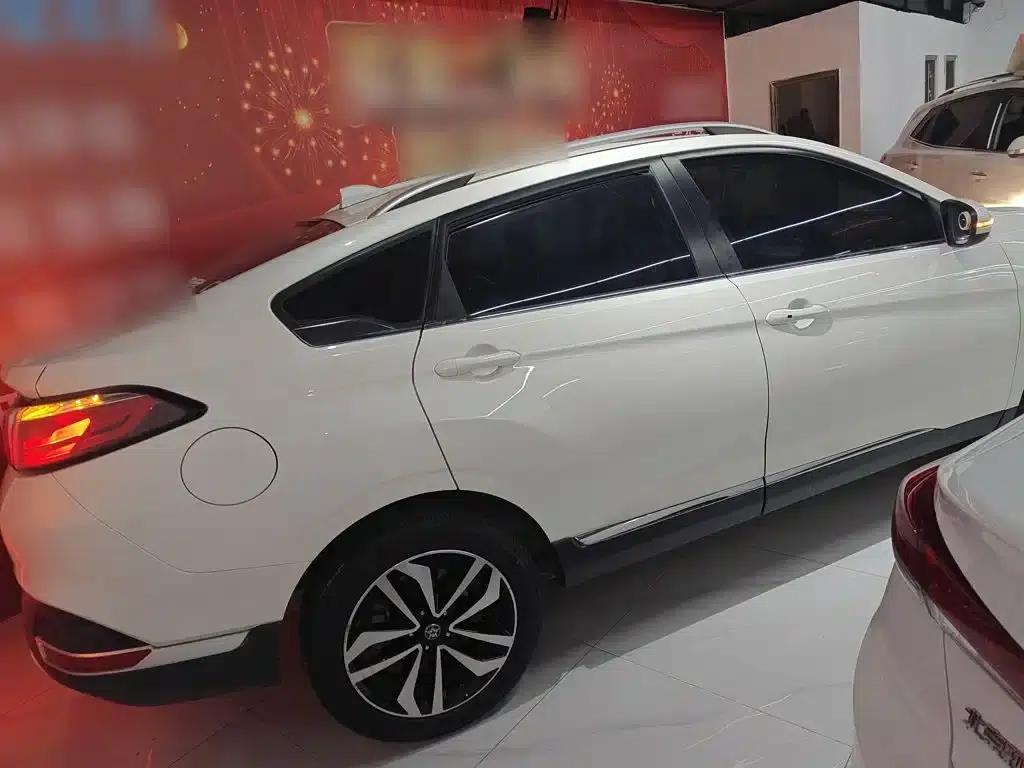 Venucia T90 2018 2.0L CVT Smart Connect Smart Edition (National VI Emission Standard) — миниатюра 5