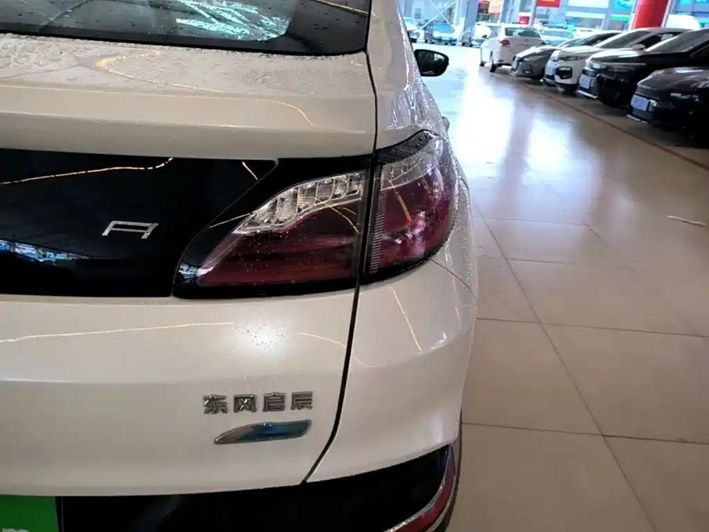 Venucia T90 2018 2.0L CVT Smart Fashion Edition (National V Emission Standard) — миниатюра 24