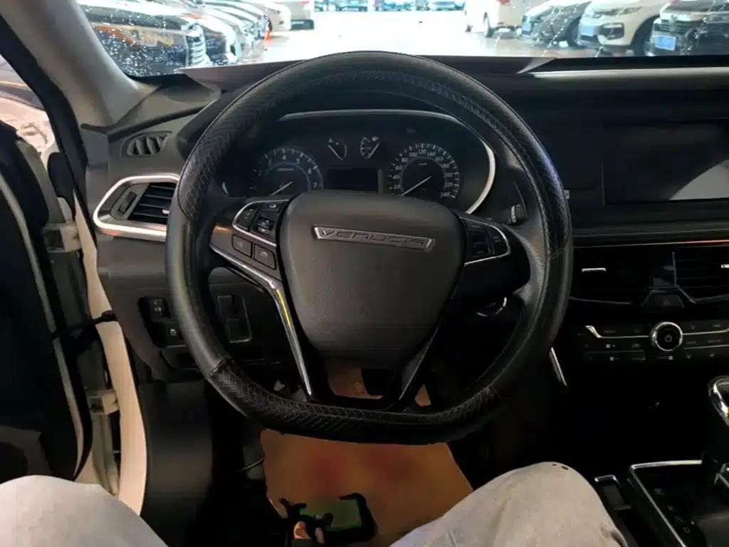 Venucia T90 2018 2.0L CVT Smart Fashion Edition (National V Emission Standard) — миниатюра 7