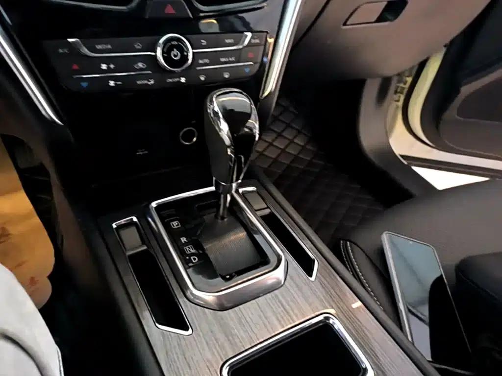 Venucia T90 2018 2.0L CVT Smart Fashion Edition (National V Emission Standard) — миниатюра 10