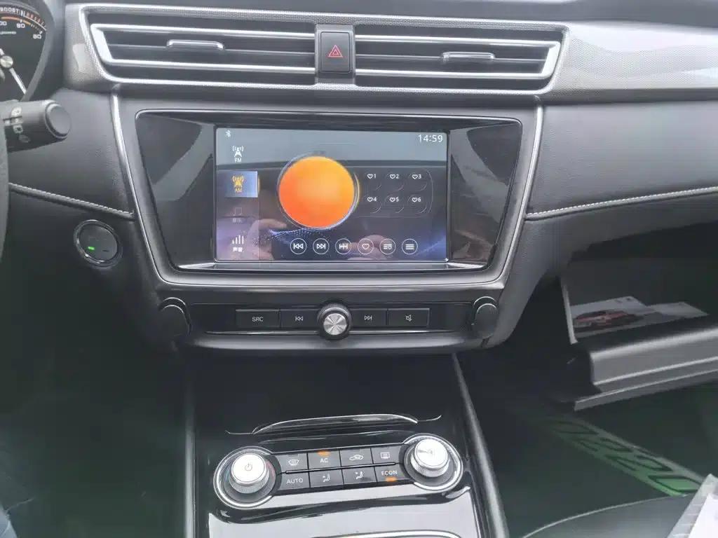 Roewe Ei5 2019 Luxury Edition — миниатюра 6