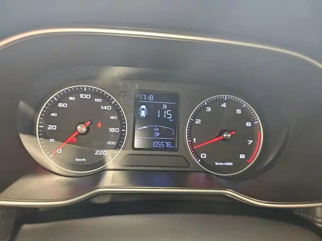 Roewe RX3 2018 1.6L CVT Flagship Edition — миниатюра 8