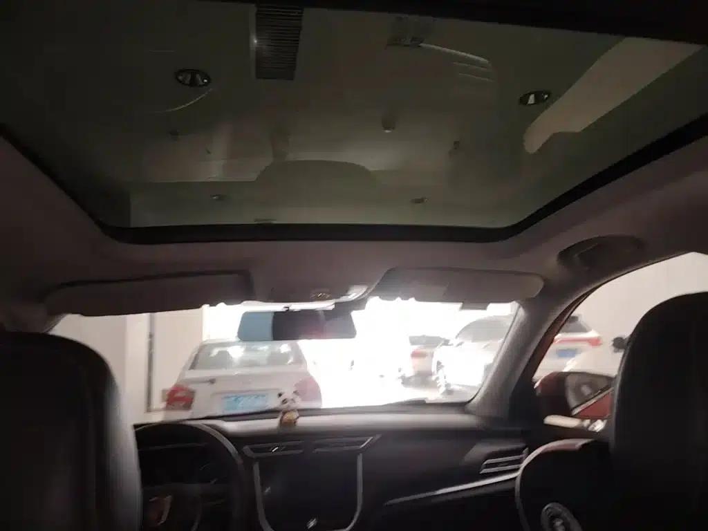 Roewe RX3 2020 1.6L CVT 4G Connected Super Cool Flagship Edition — миниатюра 18