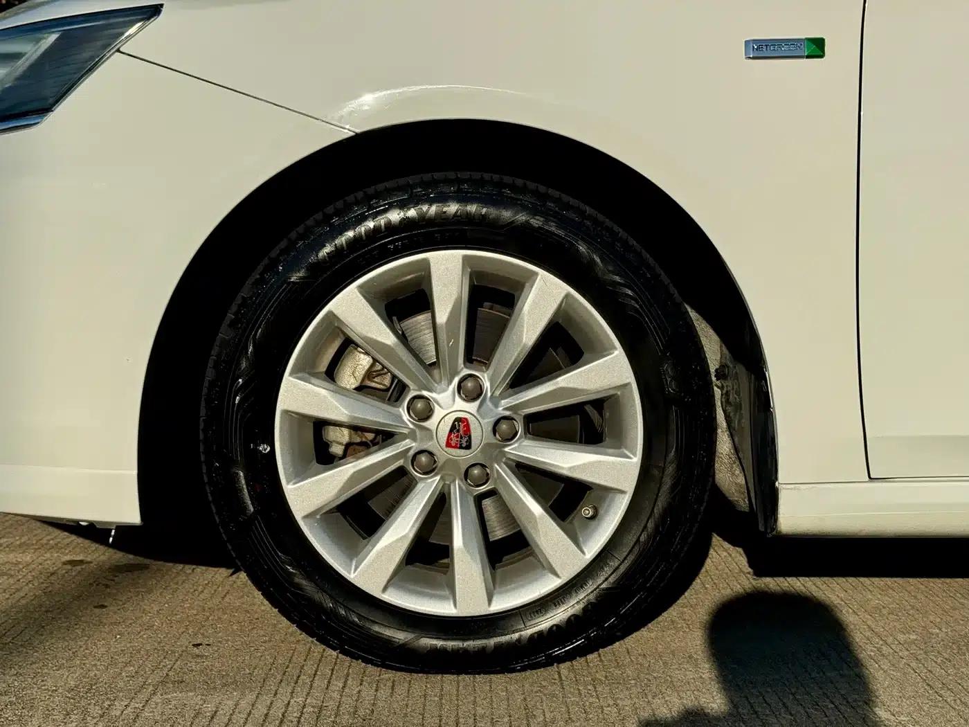 Roewe i6 New Energy 2017 45T Hybrid Connected Smart Edition — миниатюра 5