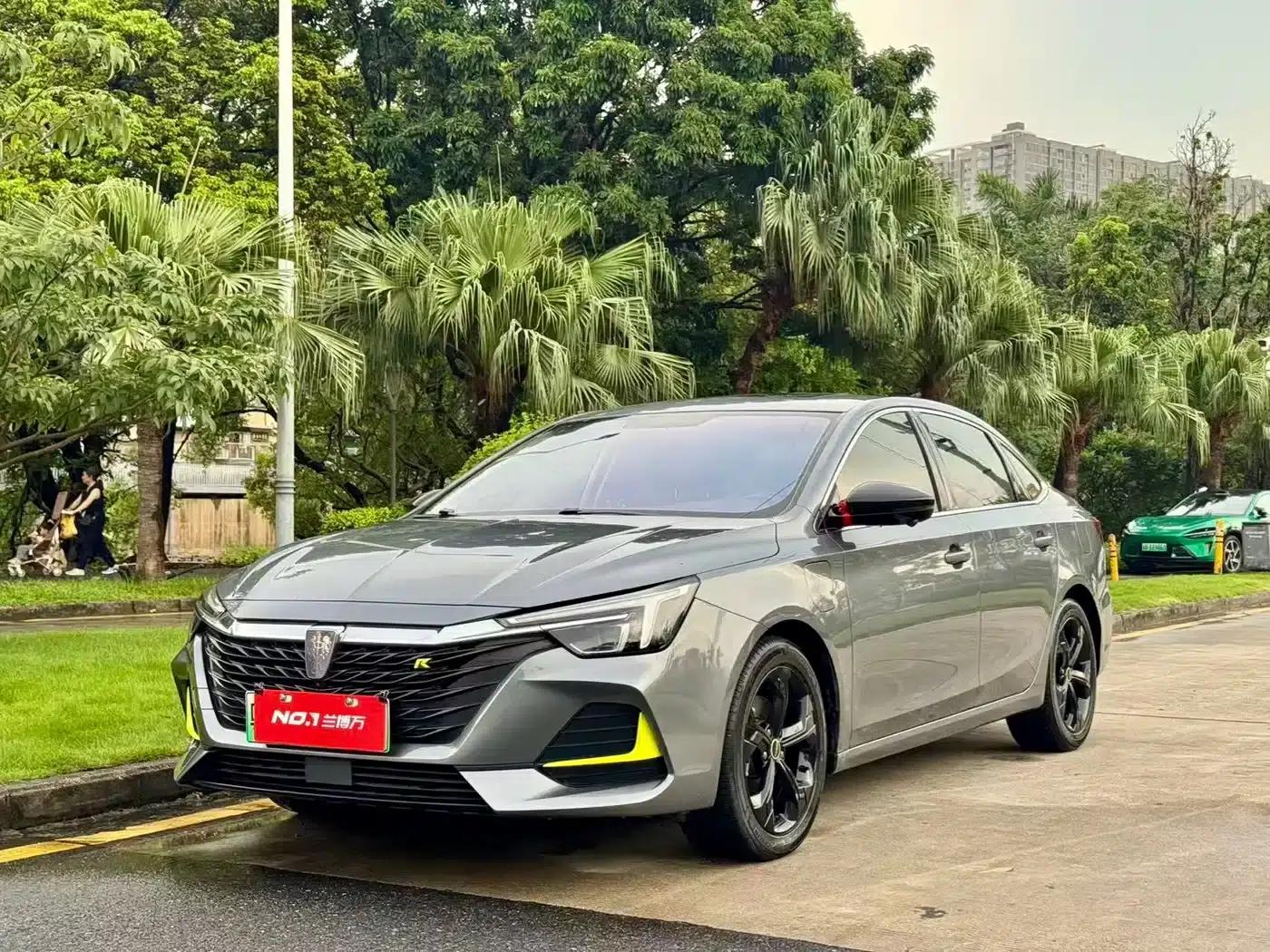 Roewe i6 MAX New Energy 2021 1.5T PHEV Online Luxury Edition — миниатюра 1