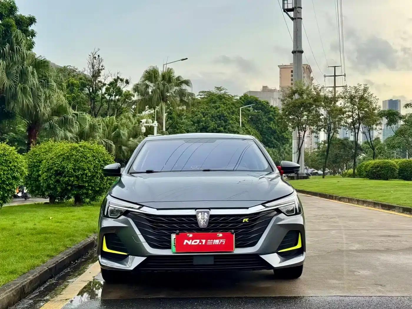 Roewe i6 MAX New Energy 2021 1.5T PHEV Online Luxury Edition — миниатюра 2